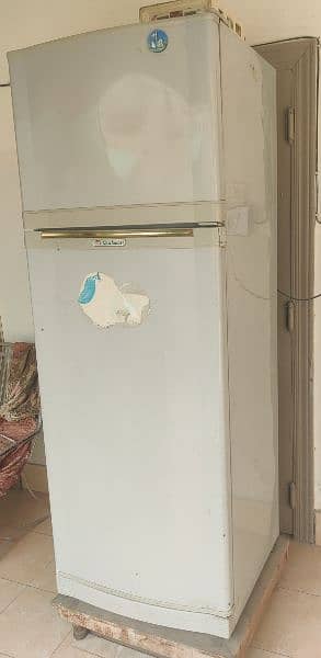 Dawlance Refrigerator & 4000 watt stabiliser 4