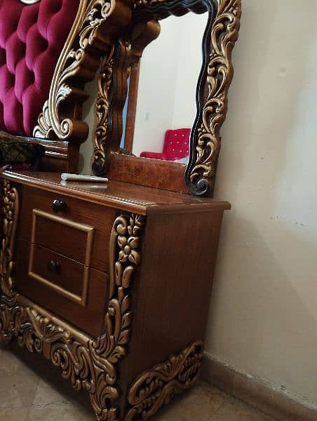 urgent sale new royal chanioti room furniture 5