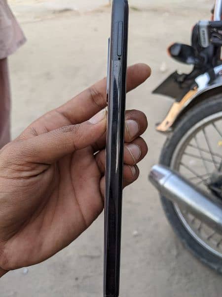 4GB ram 128 GB condition 10 by 10 mobile number 03097555998 3