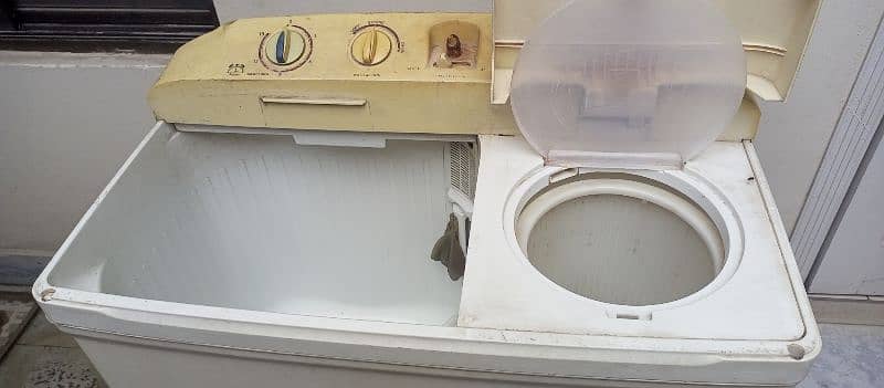 Dawlance Semi automatic Washing machine 3