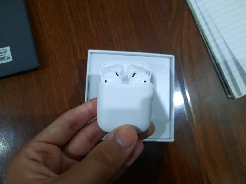 Apple Airpods 2nd generation 4