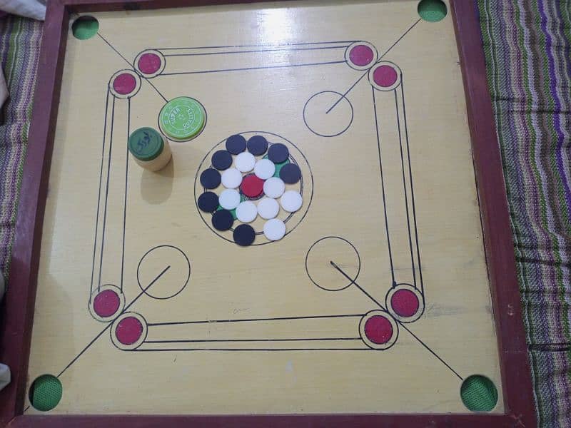 carrom board with accessories (2.5 * 2.5 ft) 1