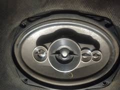 Speaker with car tap with pata