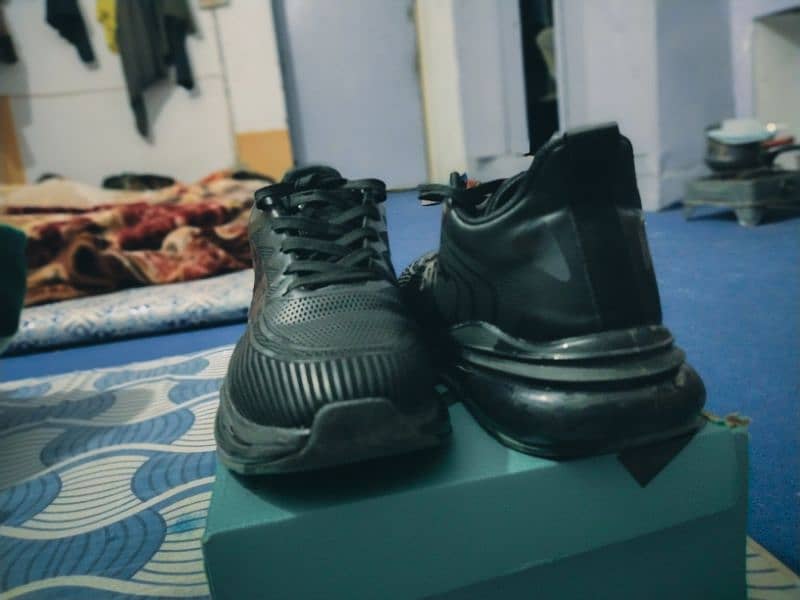 Premium comfort: One-Month Used Pure Black Air Sole Joggers-Hokz Style 7