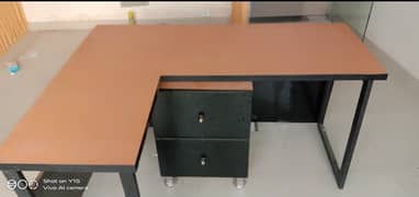 Office Boss Table For Urgent Sale