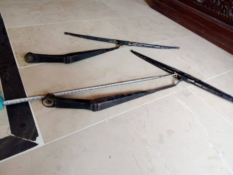 Mitsubishi L200 wiper arms with wipers -complete set 2