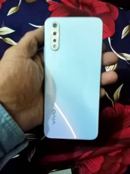vivo s 1 used condition 10/10 dabba charger sath han 1
