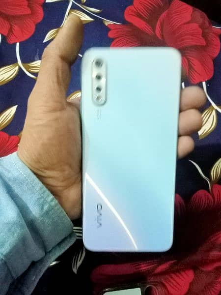 vivo s 1 used condition 10/10 dabba charger sath han 3