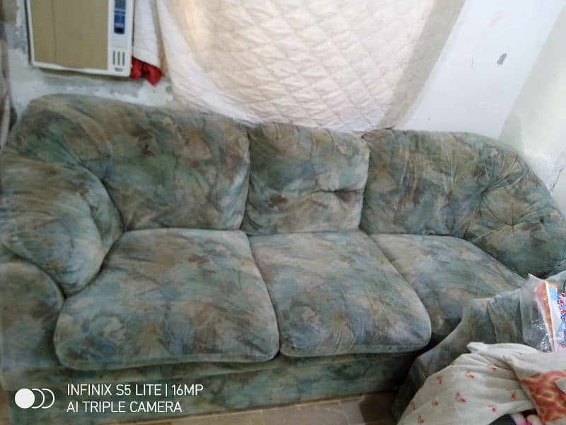 7 seated sofa for sale on urgent 2