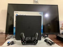 ps4  slim brand new  10/10 almost  box pack 0