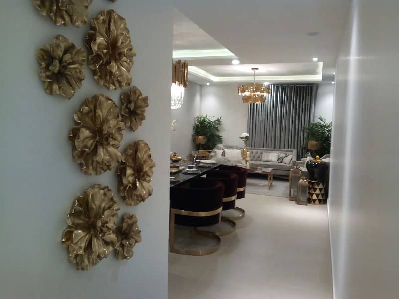 Pearl One - Fully Furnished Luxury Apartment Gulberg III 3