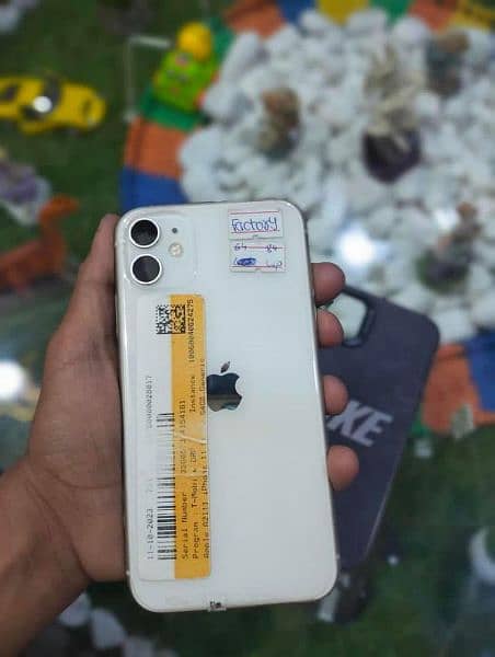iphone 11 64 gb factory for sale 6