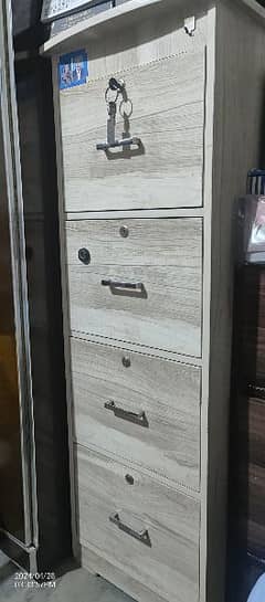 office file's cabinet new Condition 4 long draz with lock