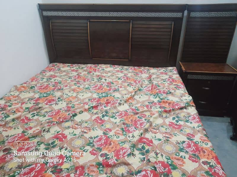Bed set ,side tables 2 , dressing . without mattress 0