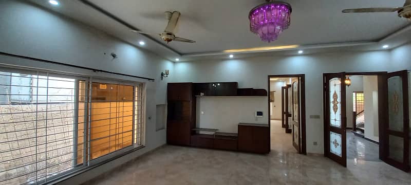 1 Kanal House For Rent With Gas Near To Park In Lake City Sector M3 10