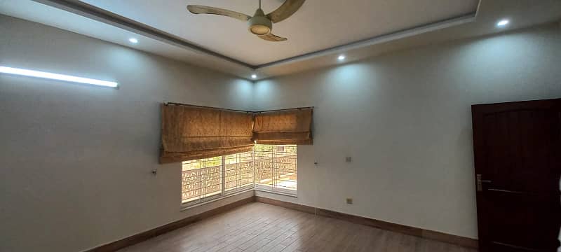 1 Kanal House For Rent With Gas Near To Park In Lake City Sector M3 16