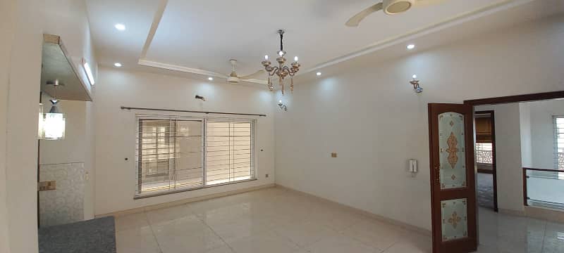 1 Kanal House For Rent With Gas Near To Park In Lake City Sector M3 17