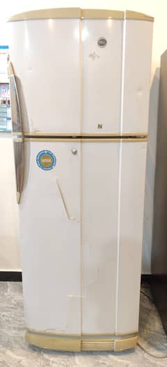 Full size Pel refrigerator. . .