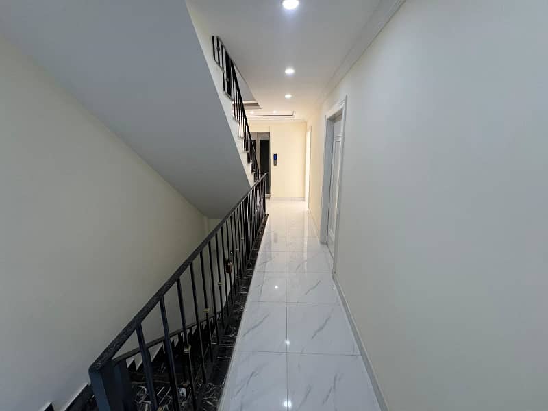 Corner Talwar Chowk View 1 Bed Apartment For Sale In Bahria Town Lahore 1
