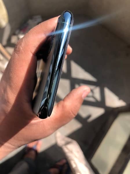 iPhone 11 pro max 64gb waterpacked 0