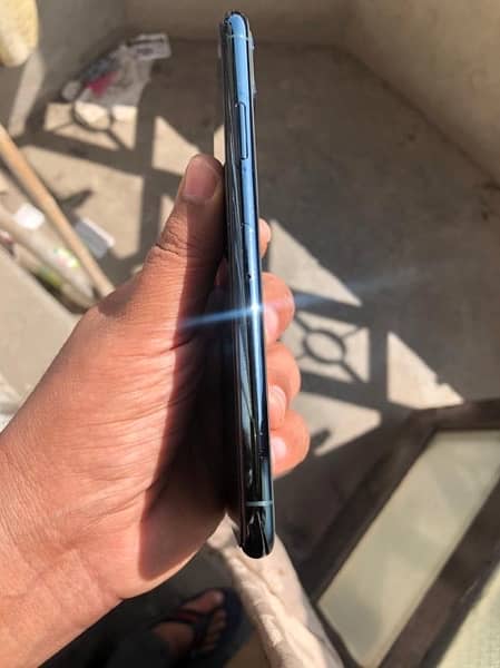 iPhone 11 pro max 64gb waterpacked 1