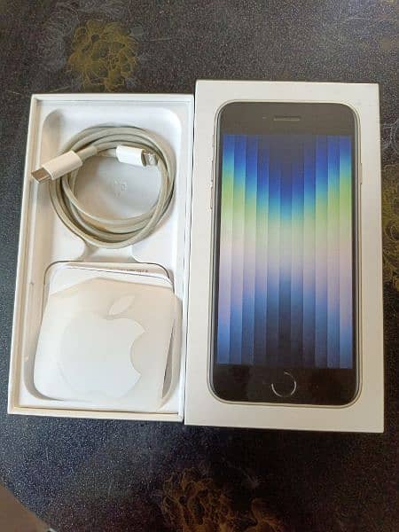 iphone SE Non 128 with box and charger 6