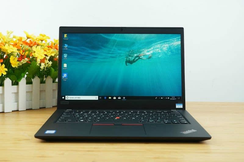 Lenovo X390, i5 8th gen laptop 16gb 256gb IPS touch screen 1