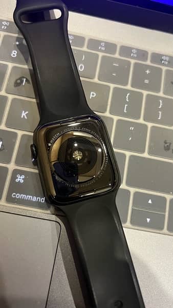 Apple Watch Series 5 Stainless steel GPS + LTE 1