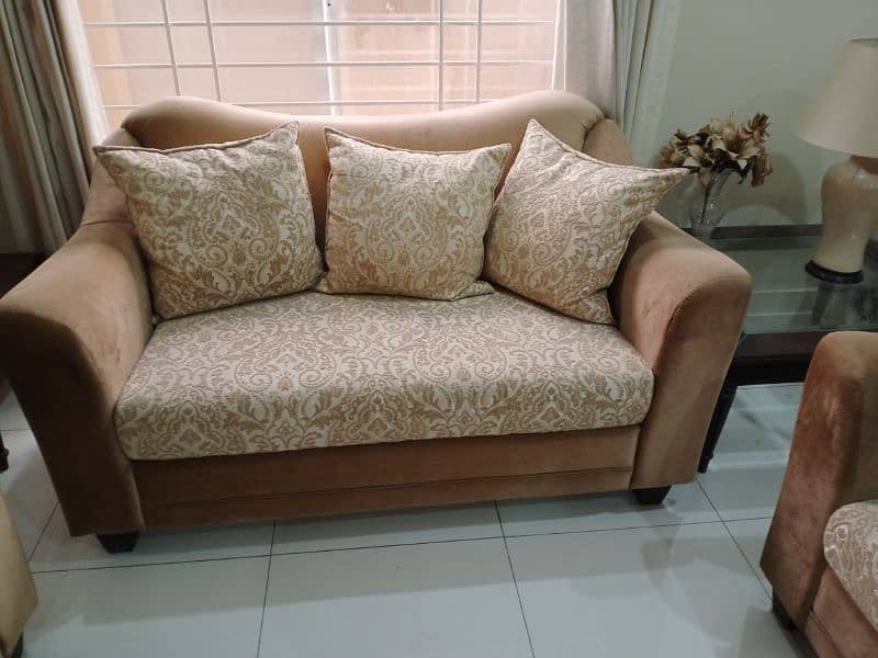 7 seater sofa with 3 tables centre 03332132006 3