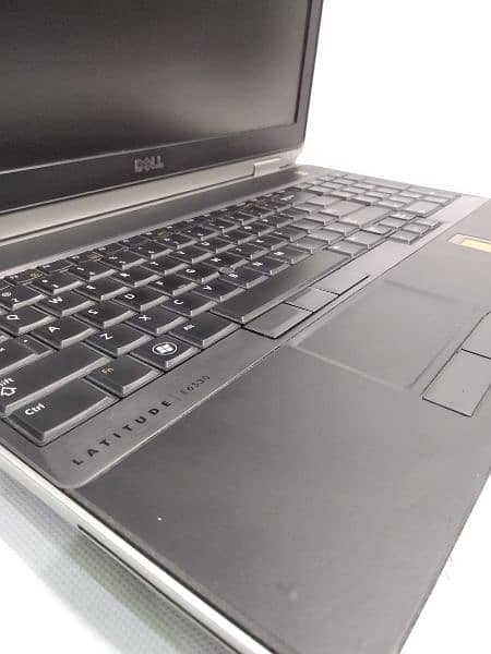 Dell Latitude E6530 Laptop With Bag 2