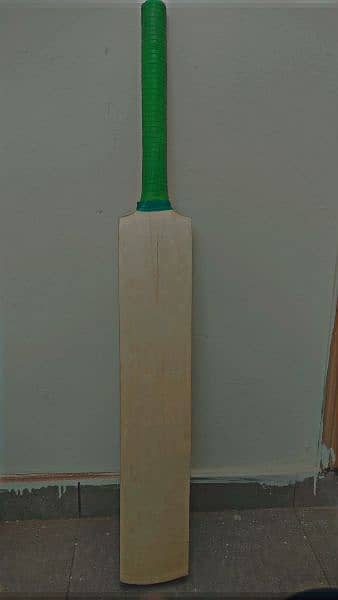 International wooden cricket batt. size 33-34 mitres 1