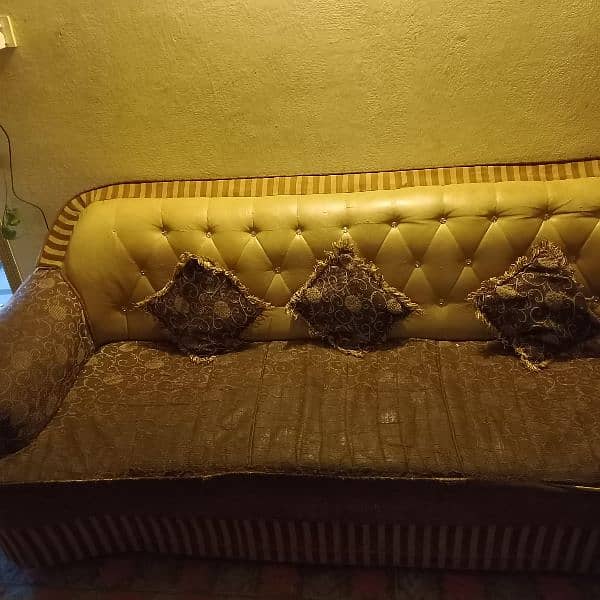5 seater sofa for urgent sale 3