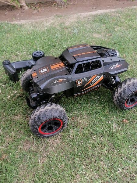4x4 rc car with suspension and 7.4v recharge able battery box packed 1