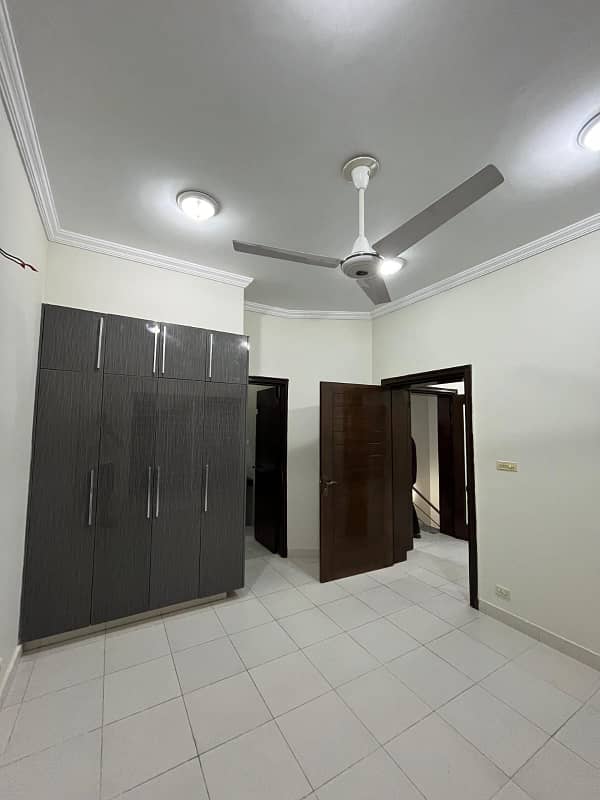 6.11 MARLA BEAUTIFULL HOUSE FOR RENT PRIME LOCATION BAHRIA HOMES BAHRIA TOWN LAHORE 3