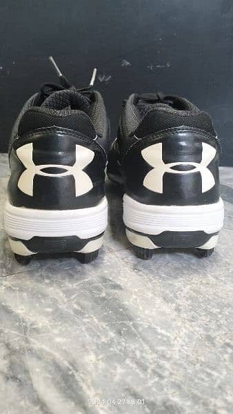 Under armour men's ua ignite low steel cleats SIZE-11 football shoes 16
