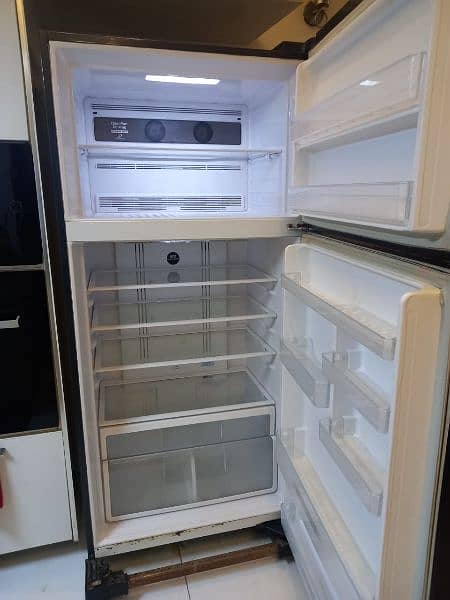Hitachi non frost Refrigerator 4