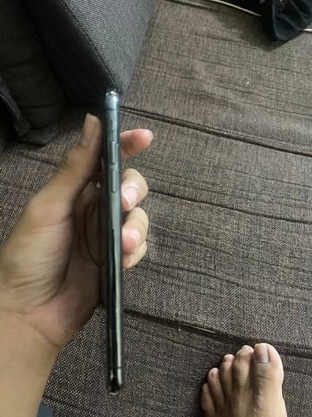 iphone x 10/10 condition 2