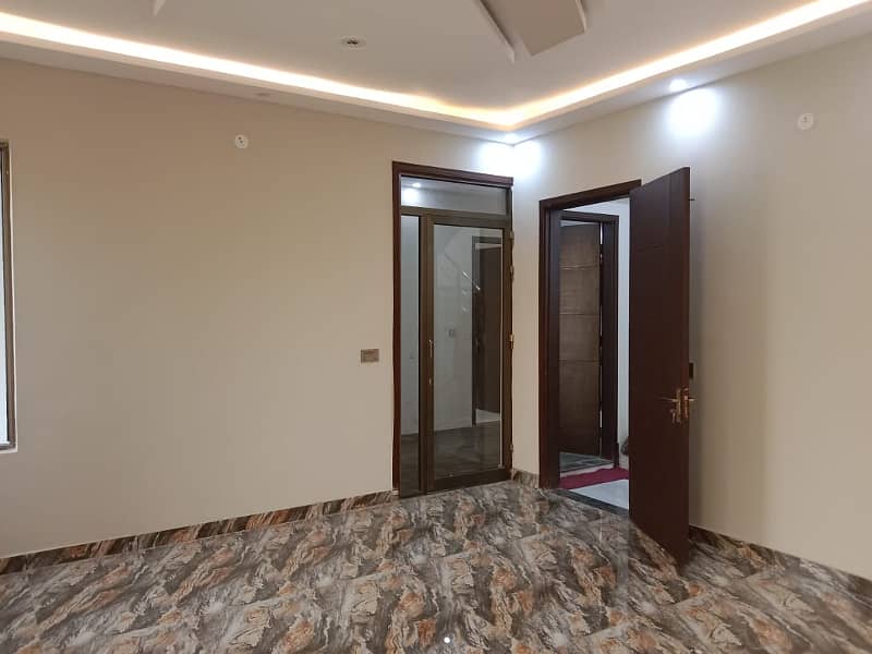 400 Square Yards House For Sale In Gulistan-E-Jauhar Block 12 12