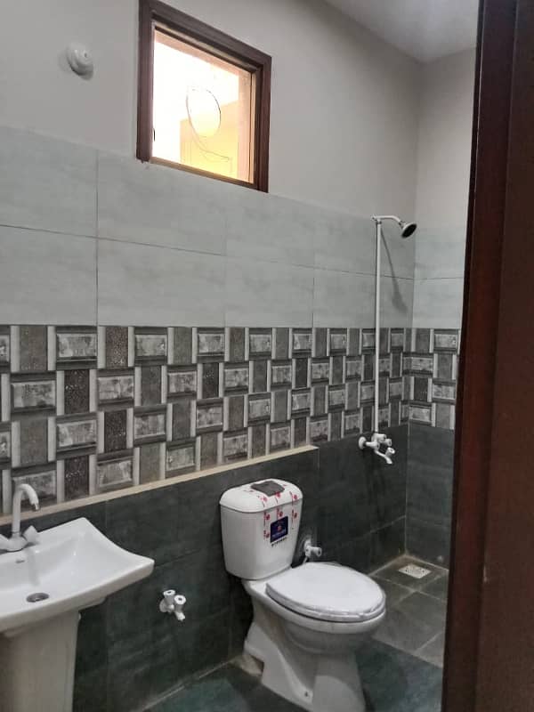 400 Square Yards House For Sale In Gulistan-E-Jauhar Block 12 20