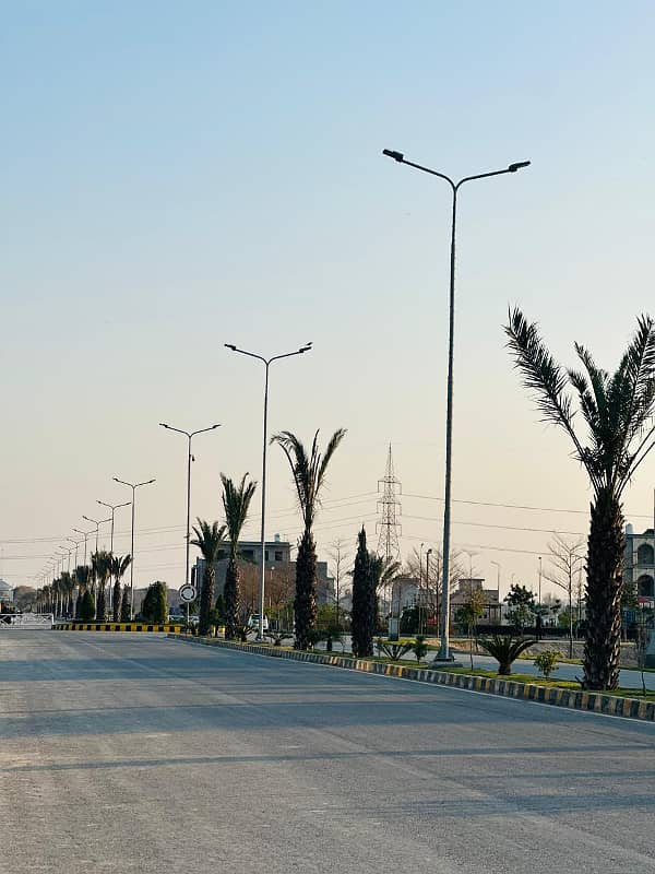 5 Marla Plot For Sale Reasonable Price as per your Budget In Park View City Lahore 3