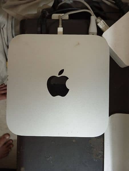 Apple Mac Mini 2014 & Apple Cinema Screen LCD 0