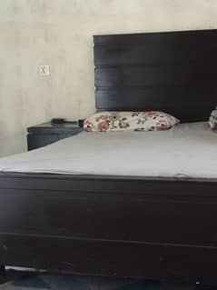 king bed without mattress and in very good condition but price is fix 0