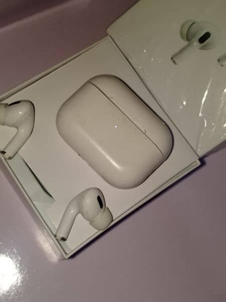 air pods pro 2 4