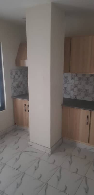 BEAUTIFUL APARTMENT FOR SALE CANAL GARDEN BLOCK E NEAR TO BAHRIA TOWN LAHORE 4