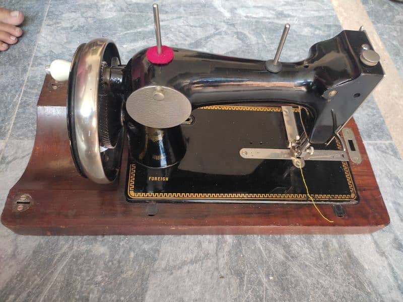 imported sewing machine made by Germany in very good condition. 1