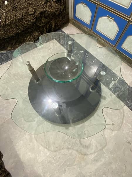 beautiful centre table with tempered glass 2