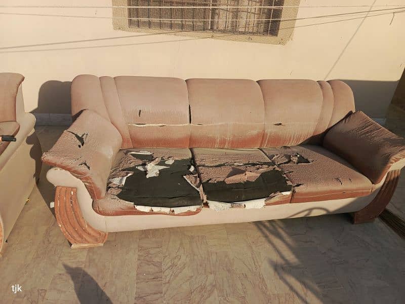7 seater sofa for sale. just need to change its cover. 2