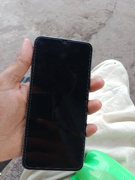 vivo y20 4+64gb pinl chng only mbl on box no charger 4
