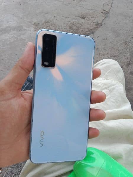 vivo y20 4+64gb pinl chng only mbl on box no charger 5