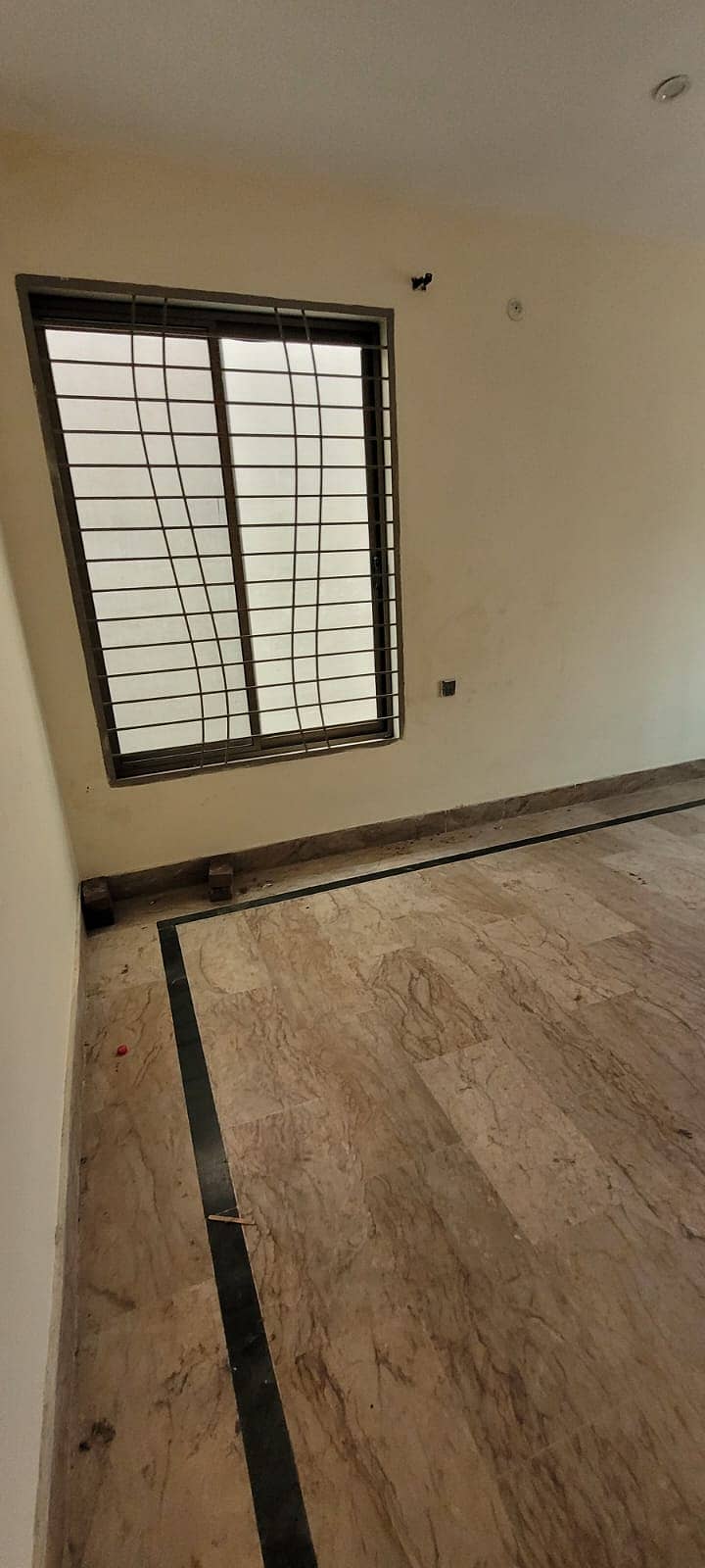 Family flat available for Rent Jahangir Town, Eimanabad Road 5 Marla 4